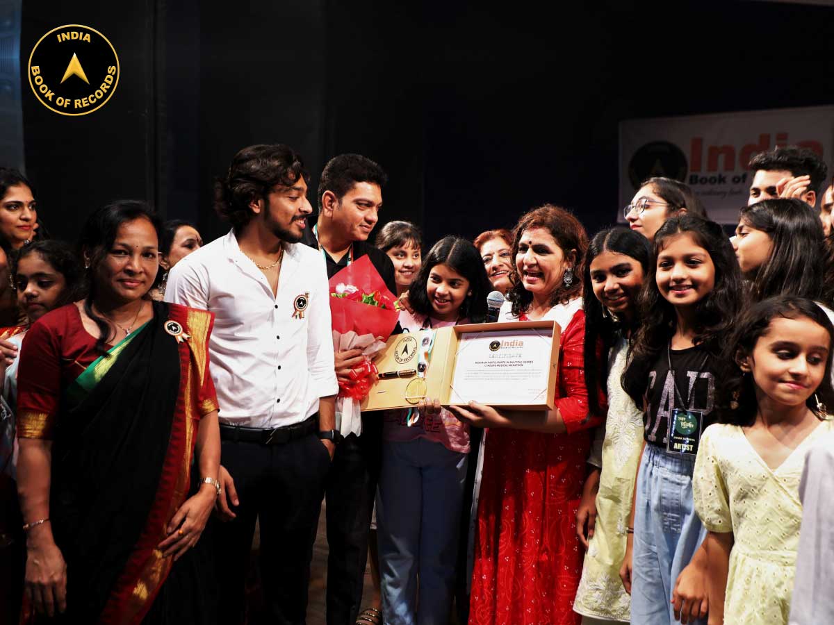 indiabookrecord's tweet photo. Record for Max. Participants in Multiple Genres 12 Hrs #MusicalMarathon was set by “Himali’s Swar Vistaar” wherein participants of 4-84 yrs sang #Indianclassical, #qawwalis & international songs in English, Korean, including Russian opera singing.
Read At: https://t.co/7CjmInu4PK https://t.co/bsZTx6Fg3J