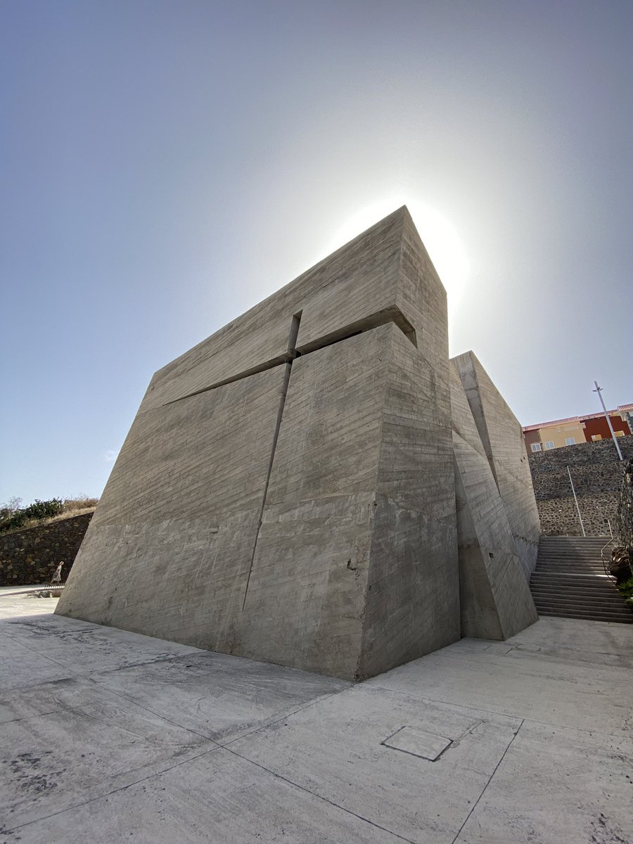 BertDael's tweet photo. Impresionante iglesia del Santísimo Redentor (2019) de Fernando Menis en las Chumberas, Tenerife. Premio Faith&amp;Form https://t.co/EXoigvqThk