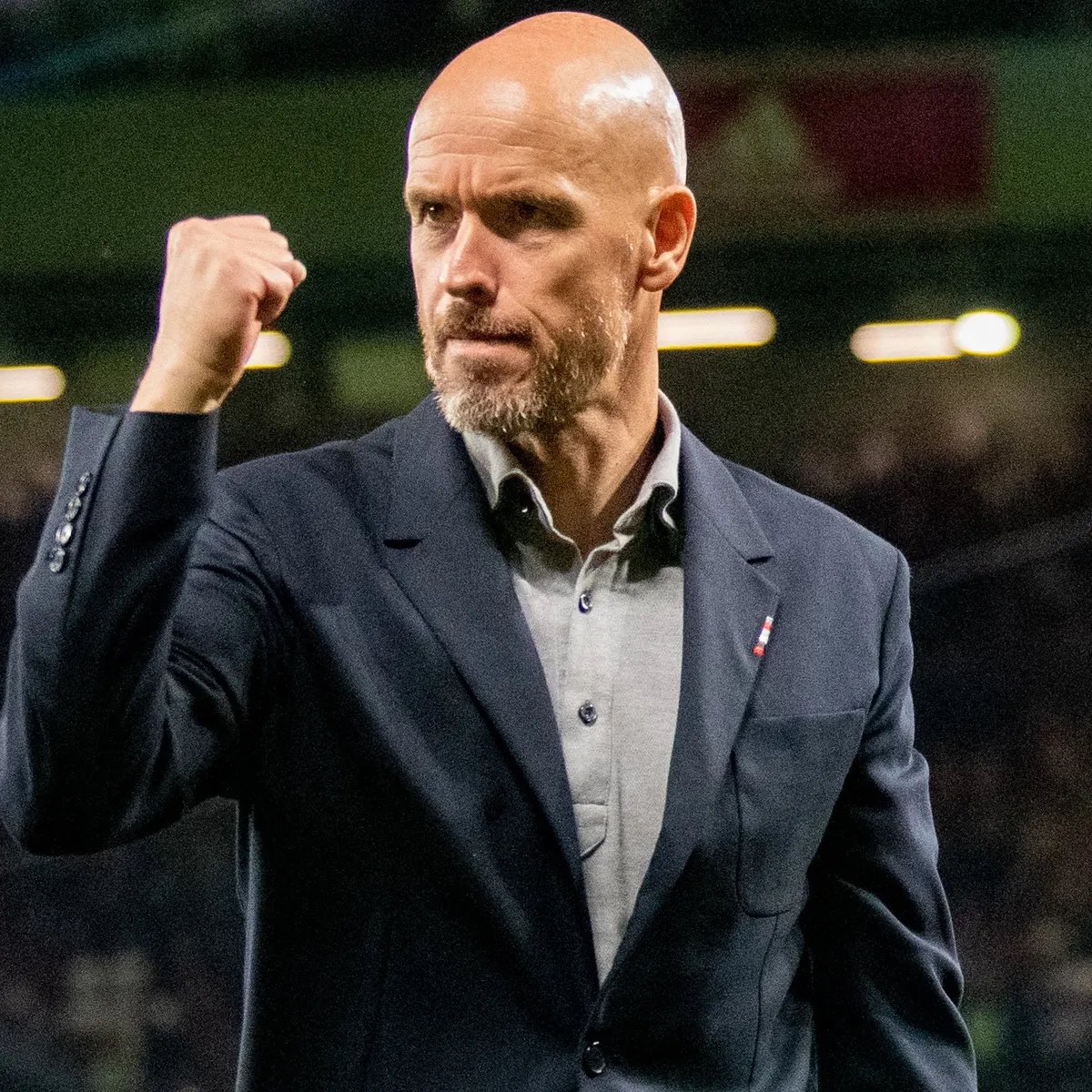 SznTenHag's tweet photo. Erik Ten Hag did what Ole never did for 2 years and dropped Maguire and Shaw 

We went on to see the best centre-back pair performance in so many years https://t.co/AcaGqnZnYz