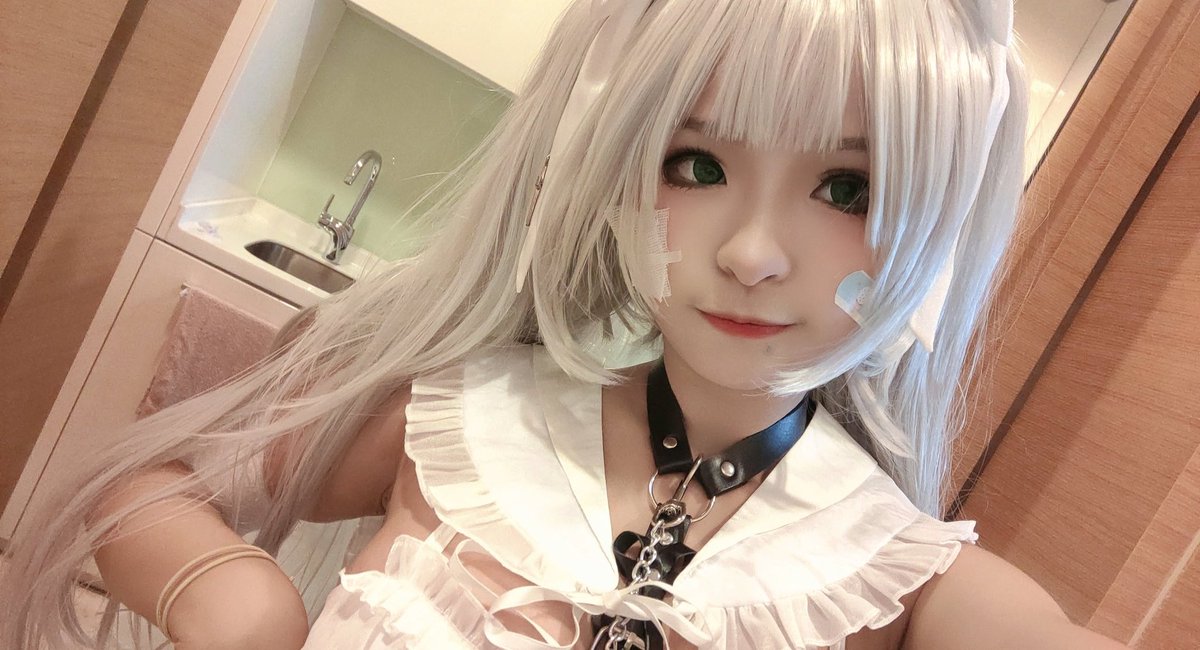 初音ちゃんのスカートの下は何ですか？
初音酱的裙子下面是什么呢？

#首輪女子 #cosplay #被写体さんと繋がりたい #双马尾萝莉 https://t.co/JQ4tu95dkP