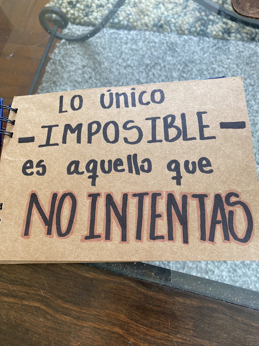 Agarre un book de foto que hizo mi novia con fotos de AmigosFlia antes de irme de Arg,y la verdad que estoy rodeado de gente hermosa que me da fuerza para seguir día a día, hoy después de varios meses me anime a verlo y leer los msj que pusieron,con lagrimas en los ojos GRACIAS❤️
