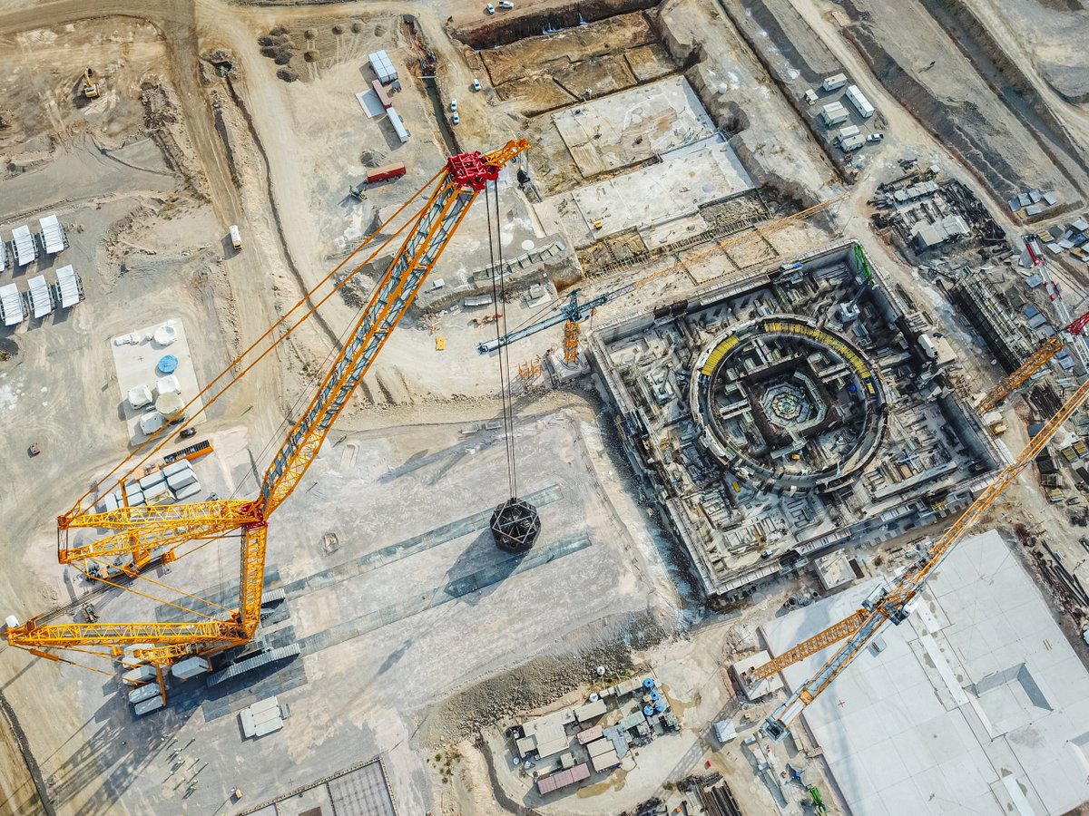 Installation of the turbine condenser began at the turbine hall of Unit 1 #AkkuyuNPP (Turkey). The length of the condenser will be 25 m and the weight - more than 1000 t.

All 4 units with VVER-1200 reactors (as at #RooppurNPP) are under construction.

@RosatomGlobal