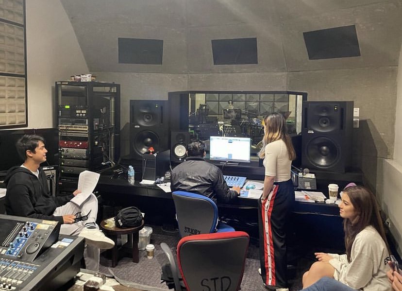 “Today’s recording” 💙❤️

📸 @.vaughnic’s IG post
🖇 instagram.com/p/ChlqtqFveGX/…

#HIHAllAccess 
#HesIntoHerSeason2 
#DonnyPangilinan | Donny Pangilinan
<a href="/donnypangilinan/">Donny</a>