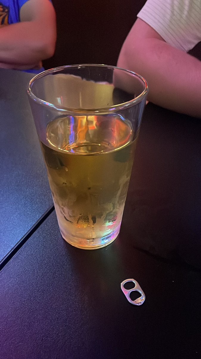DanCummings72's tweet photo. @universitypub by myself, really miss @SeanMcD564 and @RogerFroger68 right about now #youfindoutwhoyourfriendsare https://t.co/mST7jxSZYM