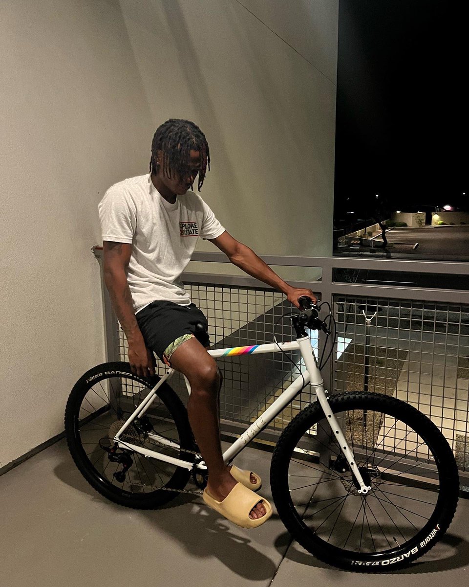 djhorne0's tweet photo. Whatโs up yโall, back at it again with @statebicycleco !!! Itโs back to school time and there is no better way to get around than with your very own State Bicycle. Use my code Horne50 to get $50 off any State Bicycle today! #exploreyourstate https://t.co/0d1sJDZKob