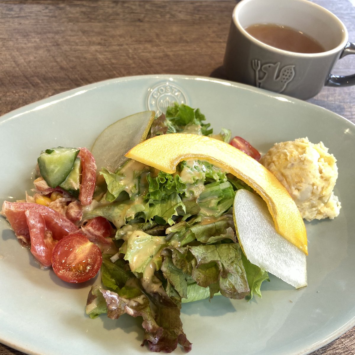 gorohime315's tweet photo. リモリモでランチ🍽💜🐿
いつもサラダプレートだけど…
今日はハンバーグにした✨
ボリューミーでめちゃくちゃ美味しかった😋
デザートはブルーベリーチーズケーキ💜
甘さ控えめでこれも美味しい🥰
大好きなリモリモ🐿
また来ます🚗³₃
#リモリモ #rimorimo #ハンバーグ
#ブルーベリーチーズケーキ https://t.co/d1DIgYbvVI