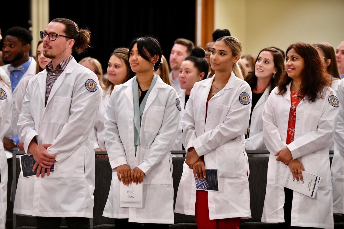 upstate_DOM's tweet photo. CONGRATULATIONS TO OUR INCOMING students in the College of Health Professions and the Norton College of Medicine. The official start of your education began today as you were presented with the traditional white coat. #whitecoat https://t.co/tBBFY8INx2