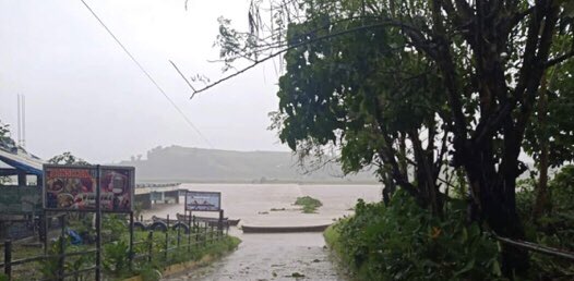 inquirerdotnet's tweet image. LOOK: The Cabisera 8 Overflow Bridge in Sta. Maria, Ilagan City is no longer passable as of 11 a.m.  #FloritaPH | 📷: Leymar Magudang via @AdrianINQ
