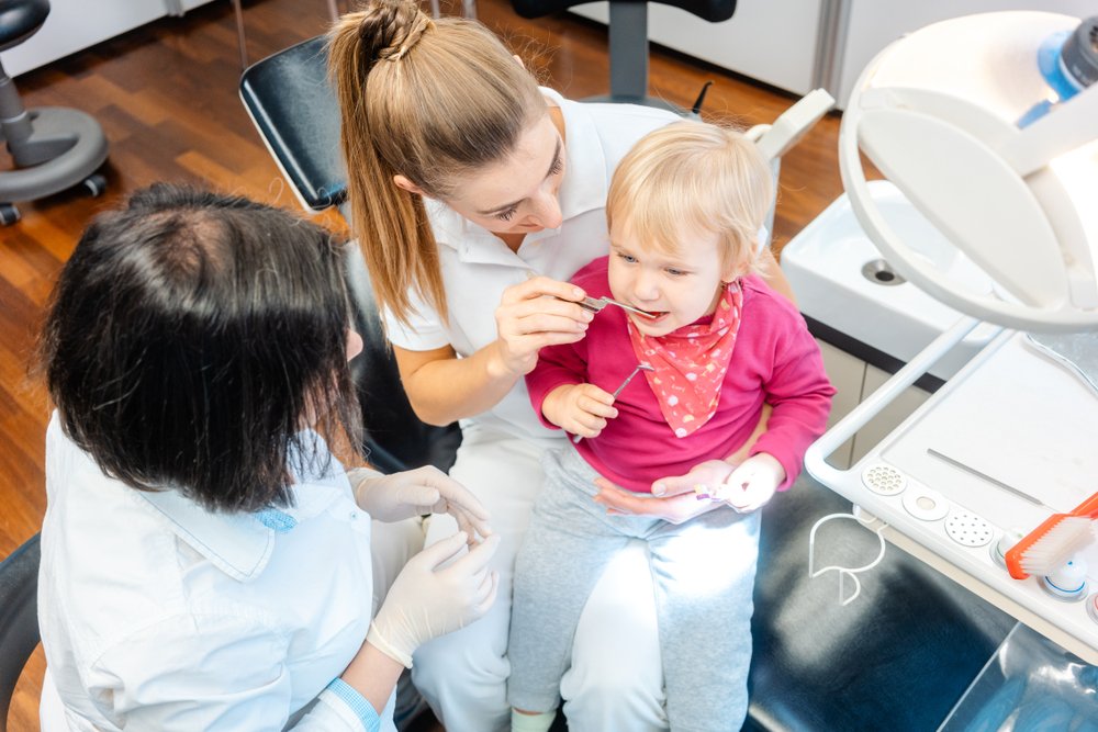 The earlier you introduce your child to the dentist, the more comfortable they’ll be. Both the American Academy of Pediatrics (AAP) and the American Dental Association 

allkidsdentistryscv.com/blog/what-to-a…