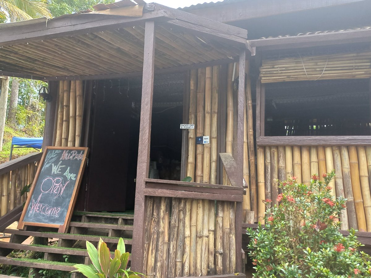 jaychillie's tweet photo. If you're traveling along sawani serea road towards upper Naitasiri. Check out  Veikau lodge, past Nawaqabena village. Great food, warm hospitality and nestled in lush greenery. #supportlocal #naitasiri https://t.co/fFH6X5sYpU