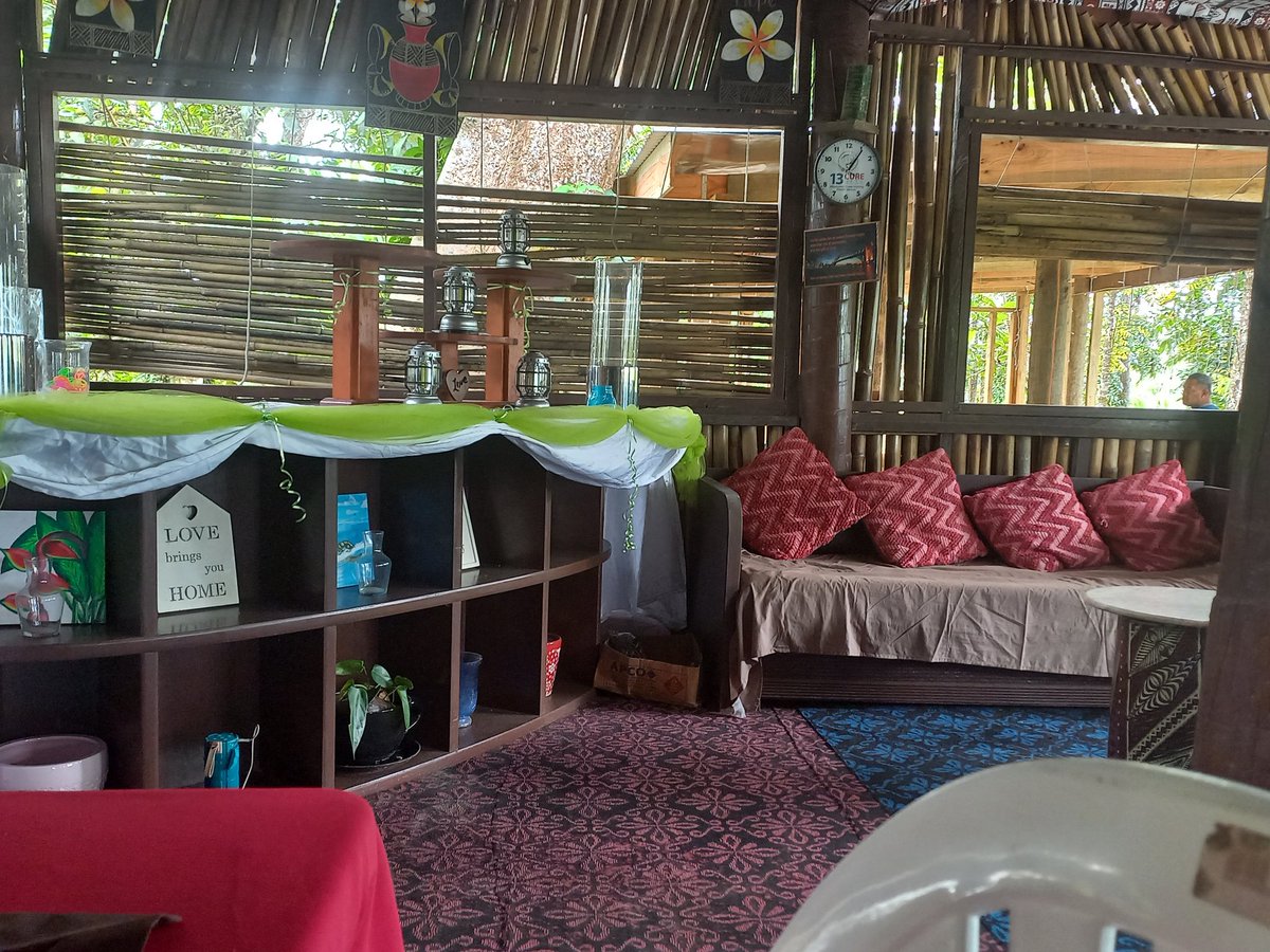 jaychillie's tweet photo. If you're traveling along sawani serea road towards upper Naitasiri. Check out  Veikau lodge, past Nawaqabena village. Great food, warm hospitality and nestled in lush greenery. #supportlocal #naitasiri https://t.co/fFH6X5sYpU