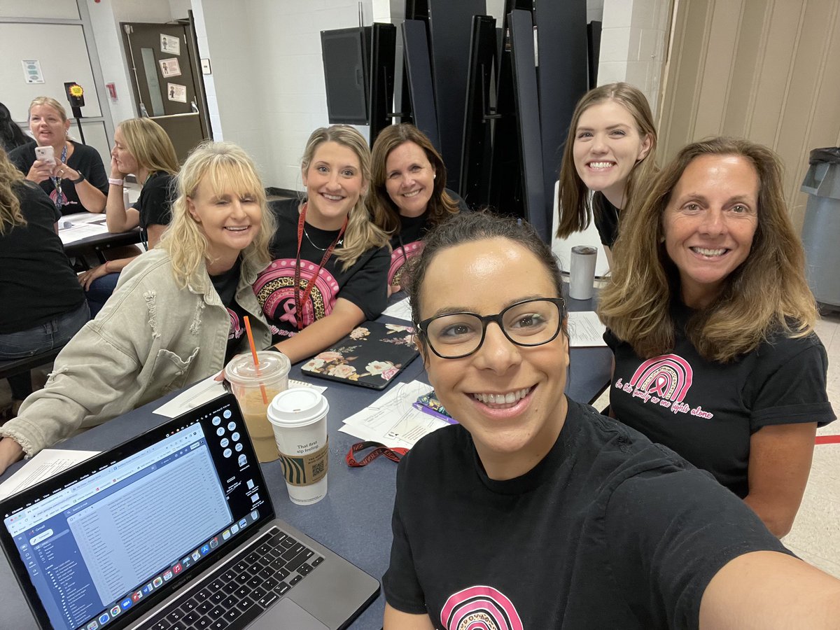 HutchPrincipal's tweet photo. The Fernway Staff was ready to start the year with some engaging team building!! #kirbyONE40 https://t.co/pKRsTdMV1u
