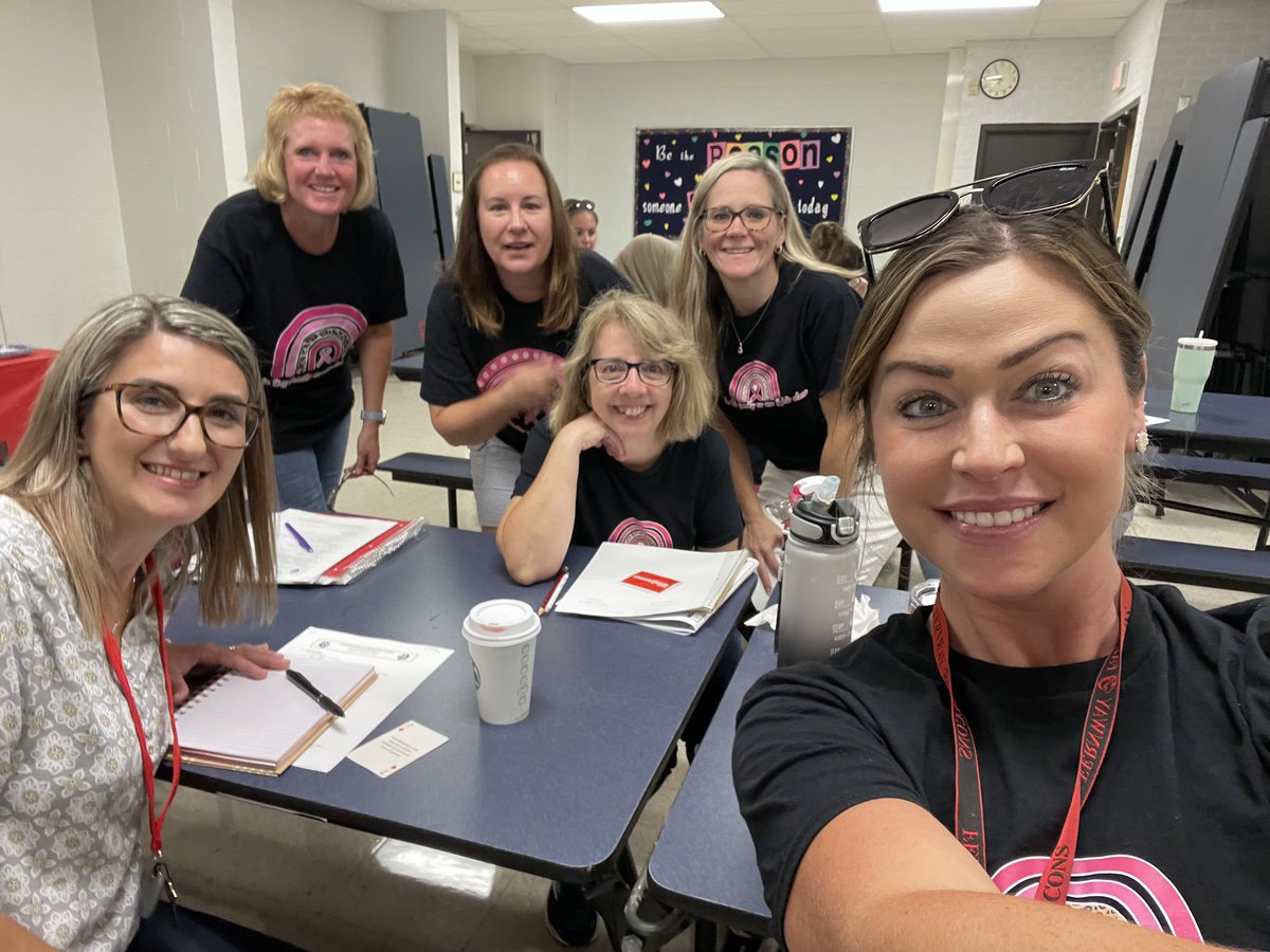 HutchPrincipal's tweet photo. The Fernway Staff was ready to start the year with some engaging team building!! #kirbyONE40 https://t.co/pKRsTdMV1u
