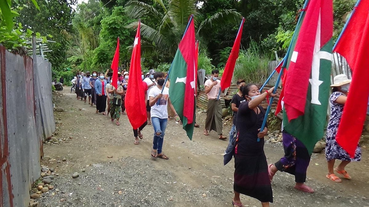 spring_2021's tweet photo. Main strike of Hpakant Tsp marched on streets and chanted revolutionary slogans to protest against the Military Dictatorship.

#2022Aug23Coup 
#CrimesAgainstHumanity 
#WhatsHappeningInMyanmar https://t.co/vfGIO6HaQy