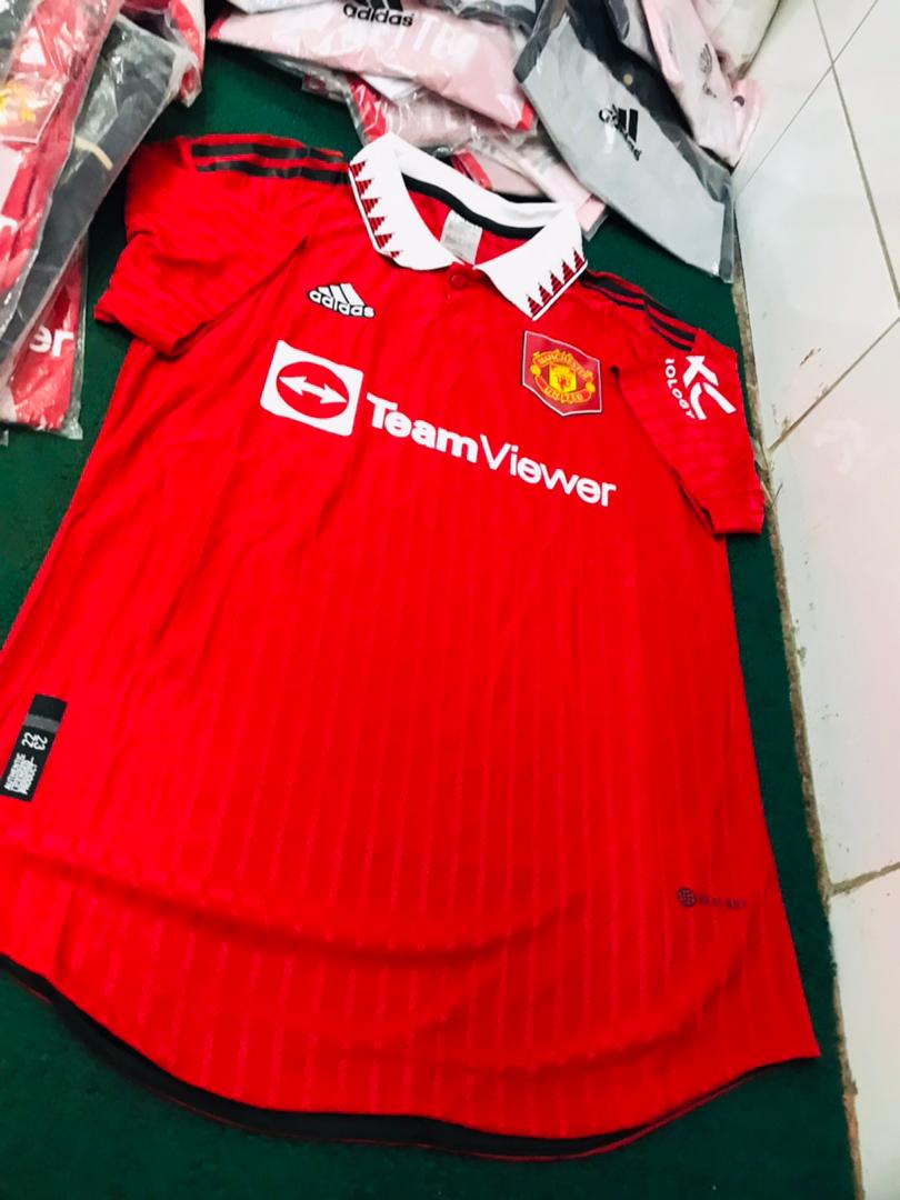 OG_stainz's tweet photo. Official Club jerseys PLAYER VERSION
Location: lagos
Price: 12,000
Price with customization: 14,000
Frame 4(retro kit): 10,000
Nationwide delivery🚚📦📦
https://t.co/VQrdfkmCAX 

Pls retweet 🙏🔄 https://t.co/Uujji8fOCK