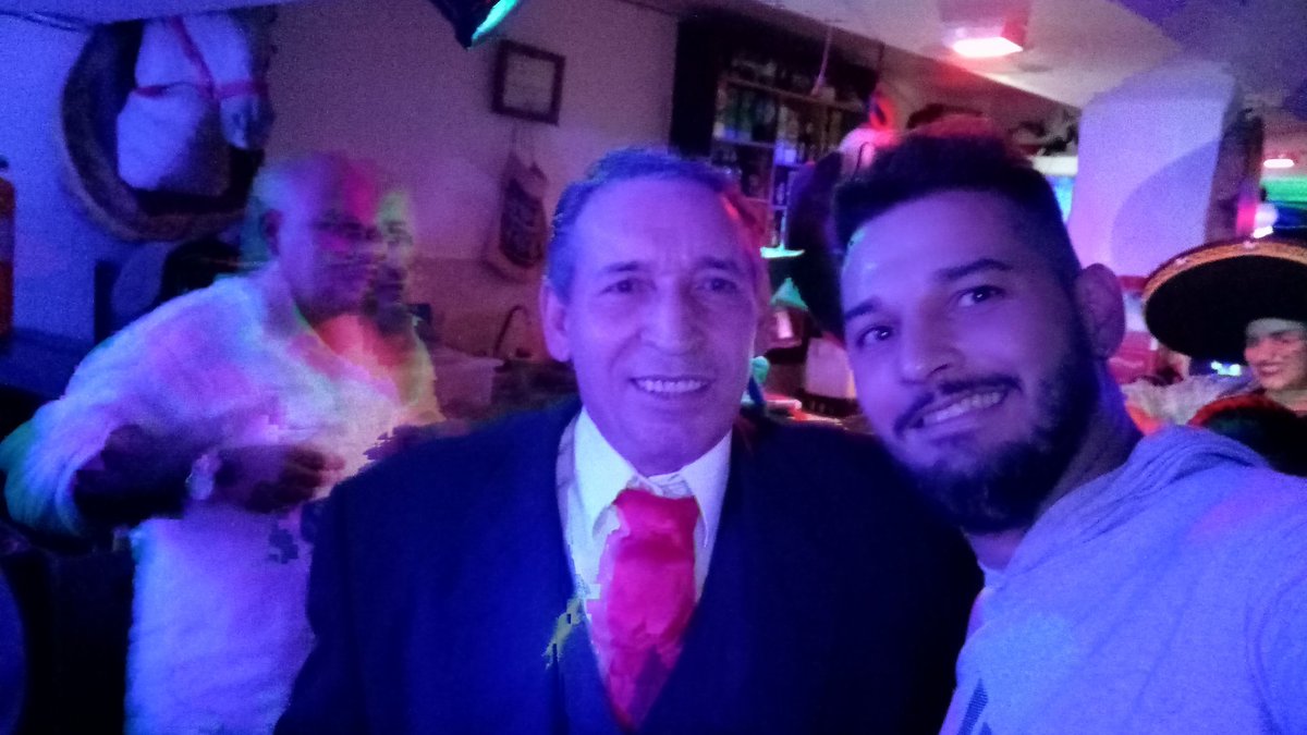 BlakeSSanchez's tweet image. En Instagram Como @djblakesanchez En Twitter Como @BlakeSSanchez Con Una Leyenda @GerardoGomez