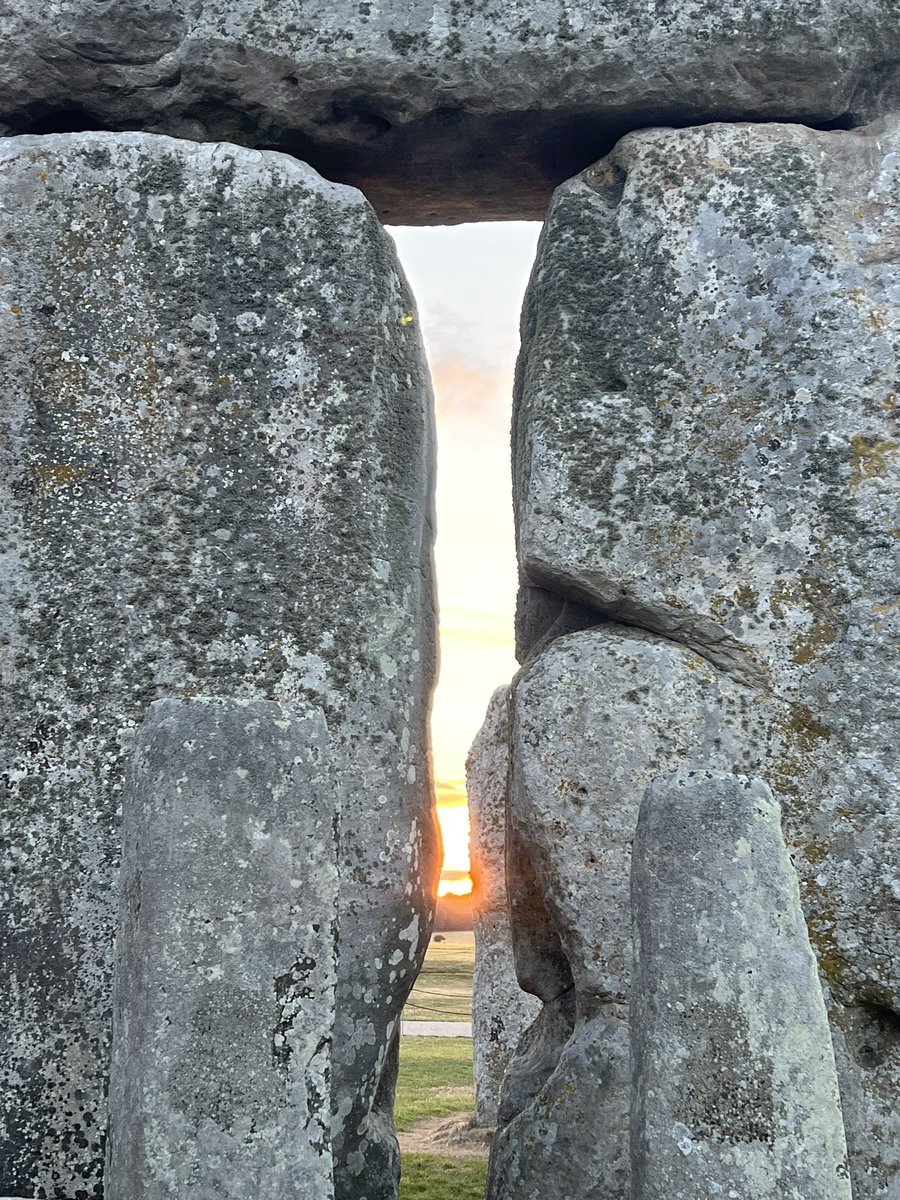 ST0NEHENGE's tweet photo. Sunrise at Stonehenge today (23rd August) was at 6.05am sunset is at 8.12pm 🌥 https://t.co/TNiwCuwQRu