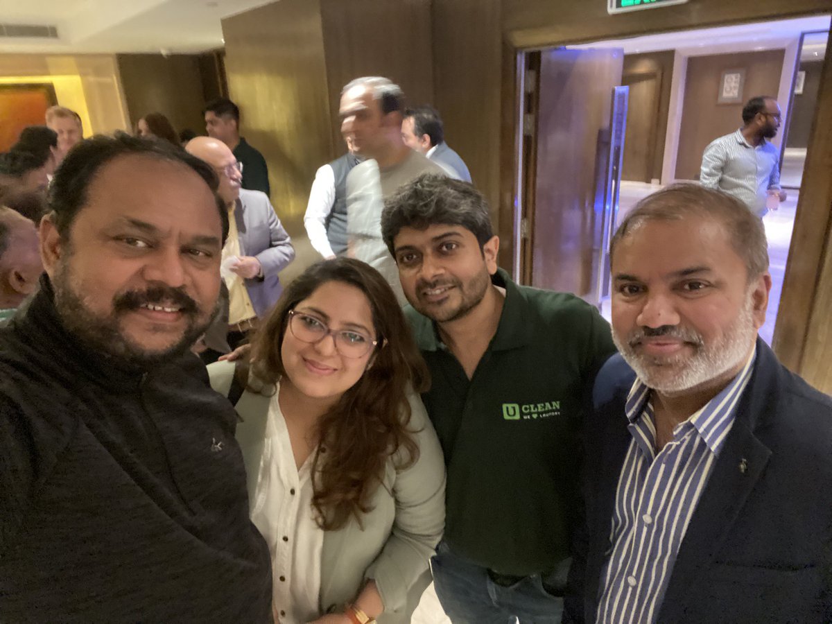 ckknaturals's tweet photo. Winners don’t do different things, they do things differently.
With #UClean Arunabh Sinha &amp; his wife Gunjan at the # FranchiseIndia expo, Delhi.
U-Clean specialises in clothes laundry ( both popular &amp; premium), Bags, Shoes and supply of products.
New age business model #Laundry https://t.co/sOgr7G4RlY