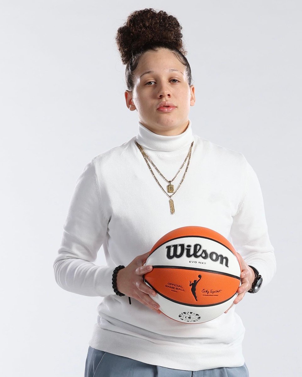 Fiathe1st's tweet photo. Season 1 with the Lynx in the books 🙌🏼 https://t.co/XRtO52ChZg