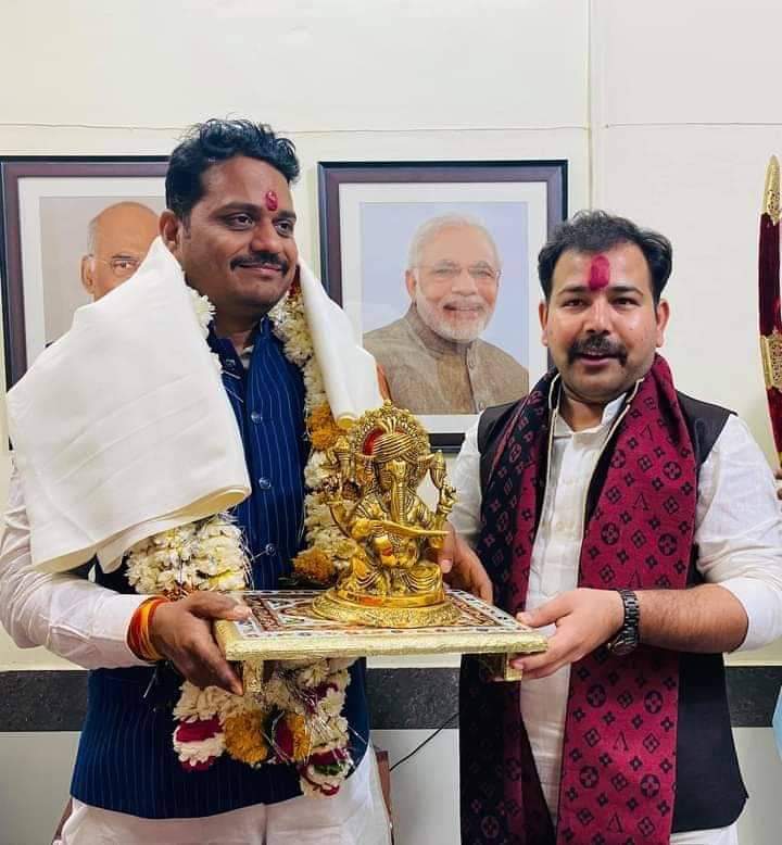 nikku_cool's tweet photo. मध्यप्रदेश के यशस्वी युवा नेता, भाजयुमो मप्र के अध्यक्ष, हमारे नेतृत्वकर्ता, प्रिय भाई वैभव पवार जी को जन्मदिन की हार्दिक बधाई शुभकामनाएं।
परमपिता परमात्मा से आपके यशस्वी दीर्घायु जीवन की कामना करता हूँ।
@vaibhavpawarmp 
@DevendraPSTomar https://t.co/Pjn0xEtqIZ