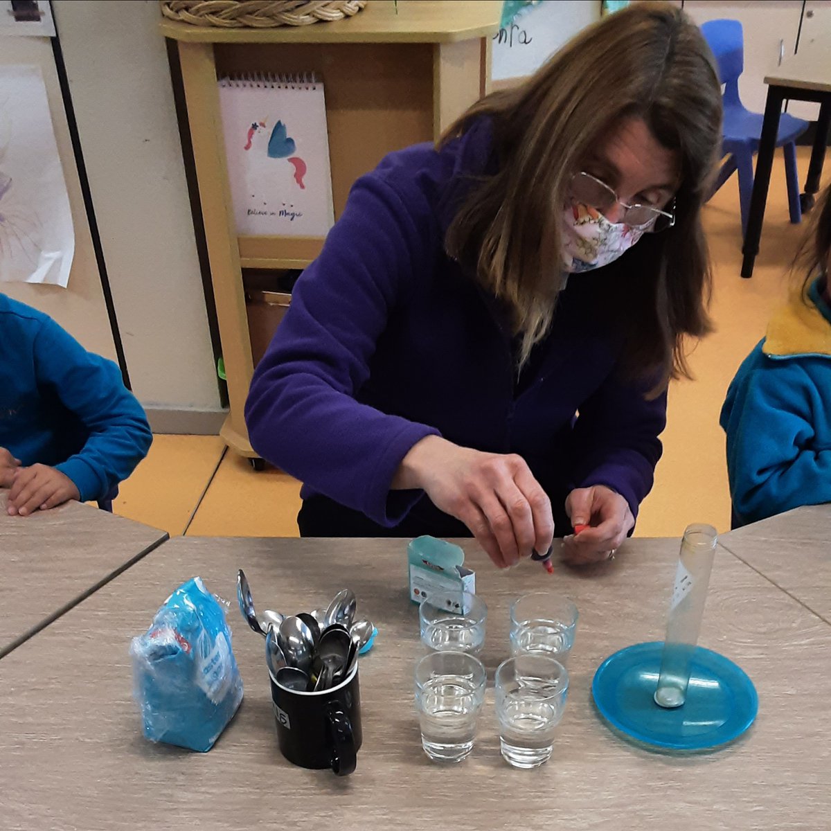 Woden_CS's tweet photo. National Science Week 2022 fun activities at Lyons Early Learning Centre. The theme for this year is 'Glass: More than meets the eye'.
Lyons children experimented with rainbow in a jar, lemon volcano, ice-cream in a bag, and a lava lamp.
#LyonsELC #Scienceweek #WCSACT https://t.co/GtdQjBVh9w