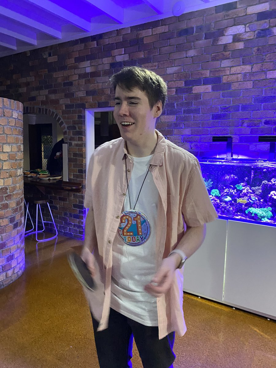 Jynx100k's tweet image. 21 🥳
+ updated photo of myself 👍