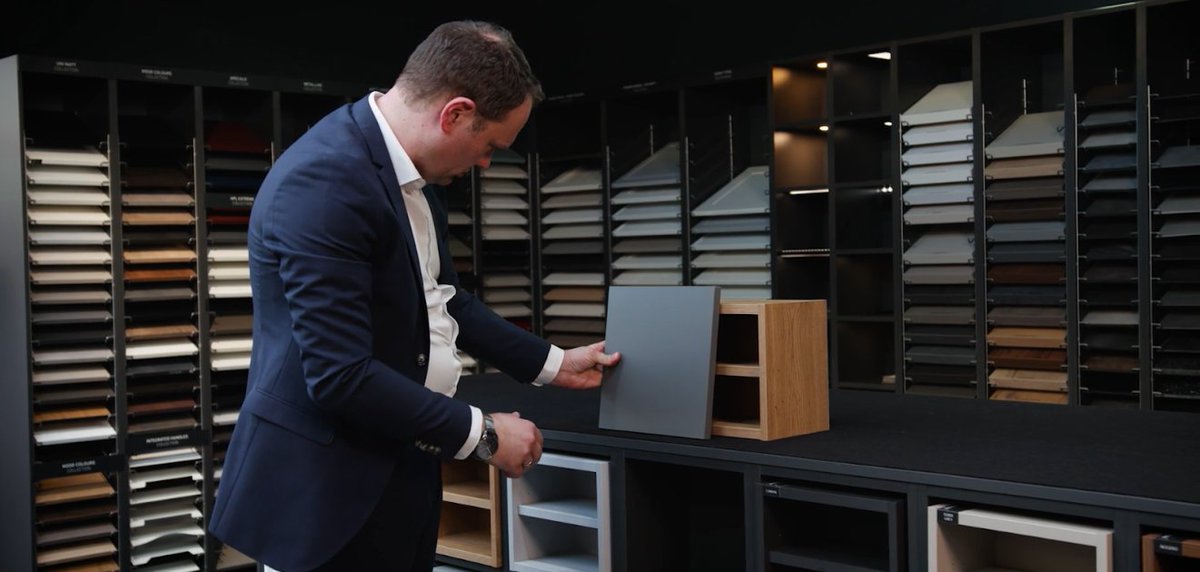 AcumenMedia_'s tweet photo. The kitchens from Rotpunkt offer something for every taste. By combining tradition and modernity, the assortment of the kitchen supplier is above all one thing – confidently stylish. https://t.co/xeEioKgkSA #TBDMedia #rotpunkt https://t.co/LObpOcJeTS