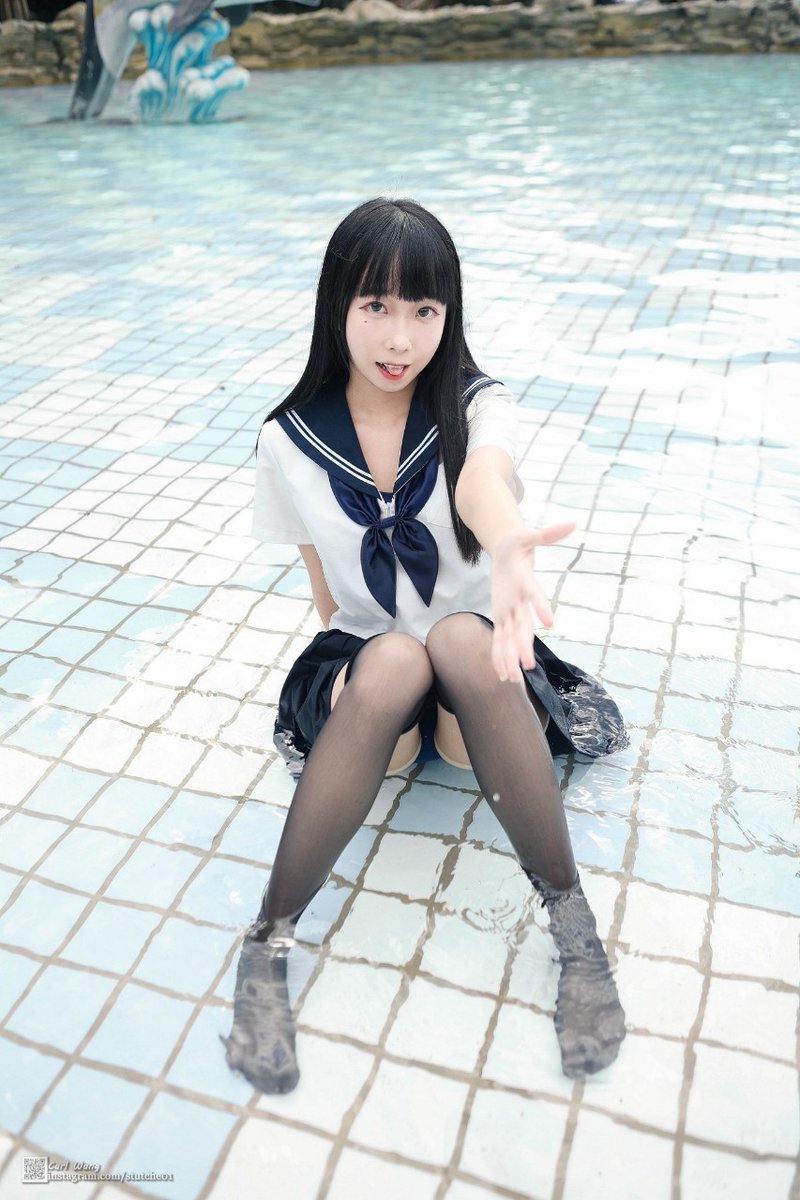 Carlwang0001's tweet photo. #小孟 #泳池 #女子校生 #Carlwang #swimmingpool #sailorsuit #jk #zettairyouiki #summer #dabble #playinginthewater #photosummer https://t.co/PVmS5KZJsP