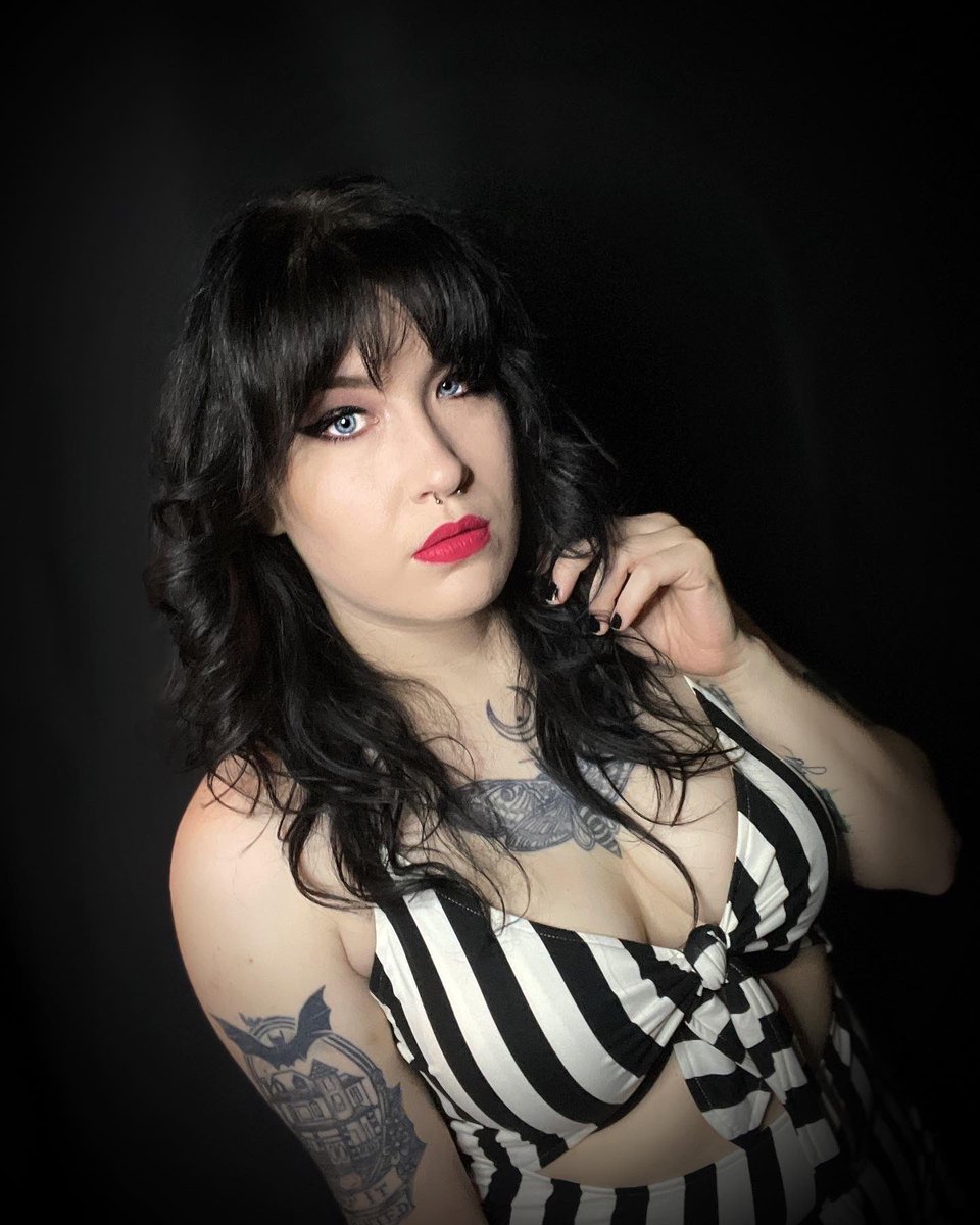 cloudydeaddoll's tweet photo. Dress:forestink beetle tie dress
Eyes: @NYXCosmetics
Lip/face @wetnwildbeauty
#forestink #alternativegirl #makeup #gothgirl #photography #gothmodel #alternativemodel #gothicfashion #model #wetnwild #spooky #fashion #girlswithtattoos #pinupgirl #calimodel
#nyxcosmetics https://t.co/HksknmsBQw