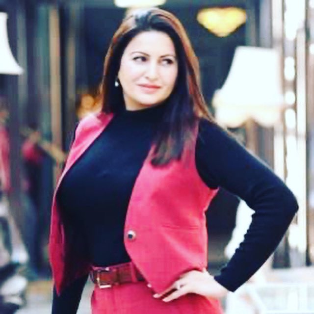 MikaSingh's tweet photo. OM SHANTI 🙏🙏.
Shocked and extremely saddened to hear about the passing of the very young beautiful hardworking  @sonaliphogatbjp .
May God bless her soul, RIP..
OM SHANTI 🙏. https://t.co/NIAAnaNWW5