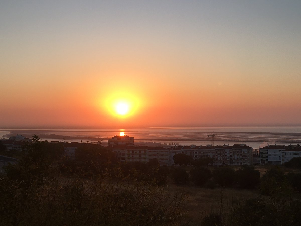 “Seek out the things on the edge, the things in balance. There's a reason why we see beauty in the sunrise and the sunset, in the change of the seasons, and where the land meets the sea” (Kevin Kuhn) #quoteoftheday