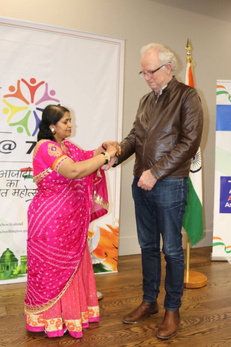 IndiainNZ's tweet photo. #AmritMahotsav 
Members of Wellington Hindu Council tie Rakhis to @MayorOfWelly, @GregOhariu, @nzpolice &amp; members of Indian community to make the cultural &amp; social bonds strong. @IndiainNZ supported the event.
@MEAIndia @M_Lekhi @BhavDhillonnz @iccr_hq @narendramodi_in @PIB_India https://t.co/dLYzqZd3pB