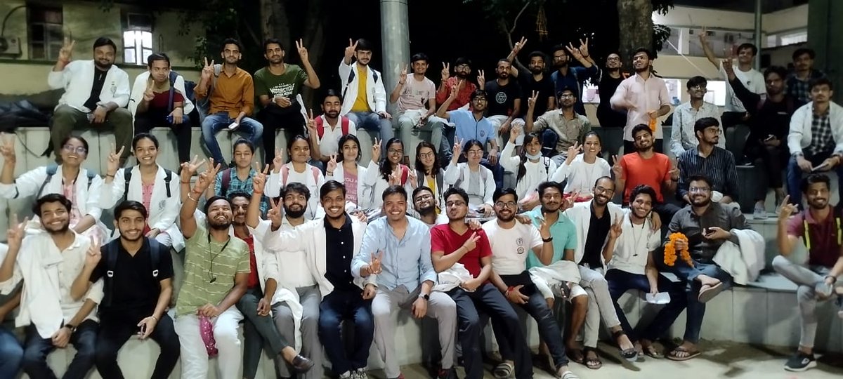 AIIMS_OSA's tweet image. झुकता है सारा आसमान ।
झुकाने वाला चाहिये ।।

We won finally !!
Administration accepted each and every demand.

#Day10th_of_protest
@PMOIndia 
@ANI 
@mansukhmandviya 
@AIIMSRDA