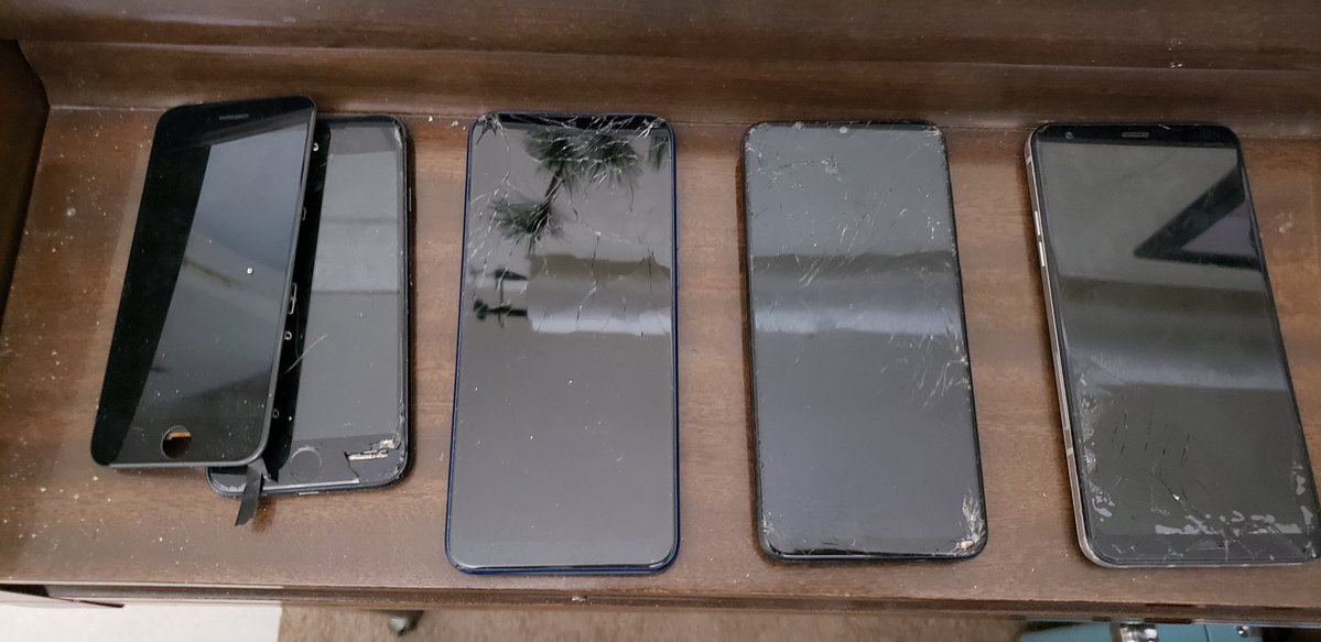 Peanut Butter Santa tweet media