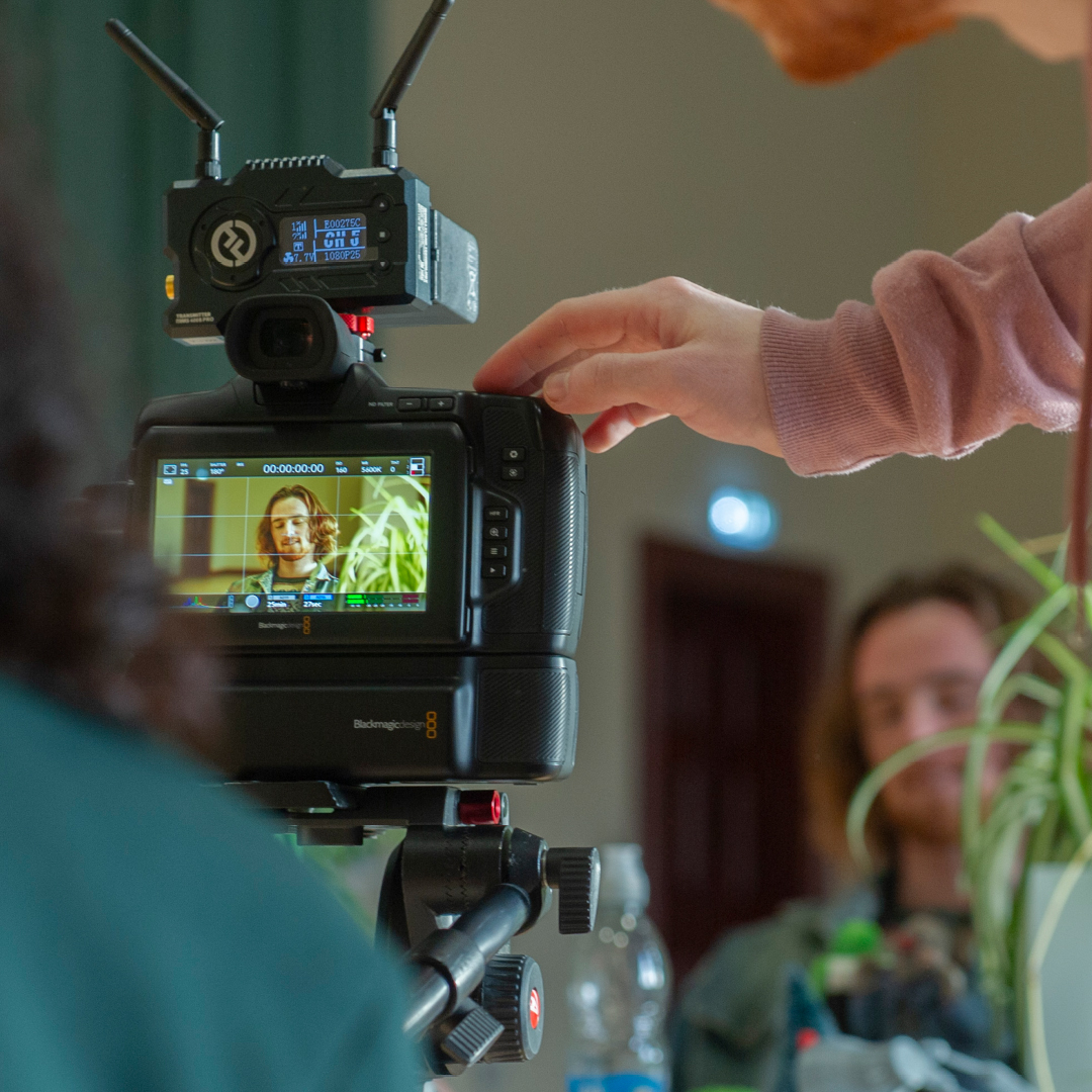 StaffsFilmMedia's tweet photo. We still have a few remaining spaces for you to join our award-winning #film #production #degree #course @StaffsUni this September - contact the clearing hotline now: 0800 590 830  https://t.co/dePMaXMqYj https://t.co/7gS48PaEWS