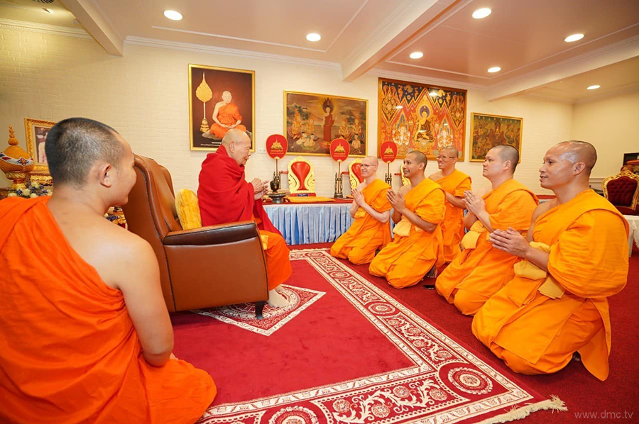 DMCupdates's tweet image. คณะพระภิกษุสงฆ์วัดพระธรรมกายเนเธอร์แลนด์ ได้เดินทางไปถวายสักการะสามีจิกรรมแด่พระธรรมพุทธิวงคั่ วัดพุทธาราม ประเทศเนเธอร์แลนด์ dmc.tv/a28546