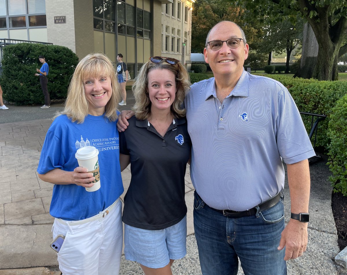 JoyceStrawser's tweet image. The @hallBusiness team is ready for @SetonHall Move-in Day, fueled by lots of Pirate pride and @Starbucks! Bring on the boxes!