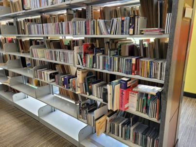 MUDMLibrary's tweet photo. FREE IN THE LIBRARY! 
Music scores 
Music books 
Books on other topics 
Music CDs 
CD ROMs https://t.co/HYNt8iMncS