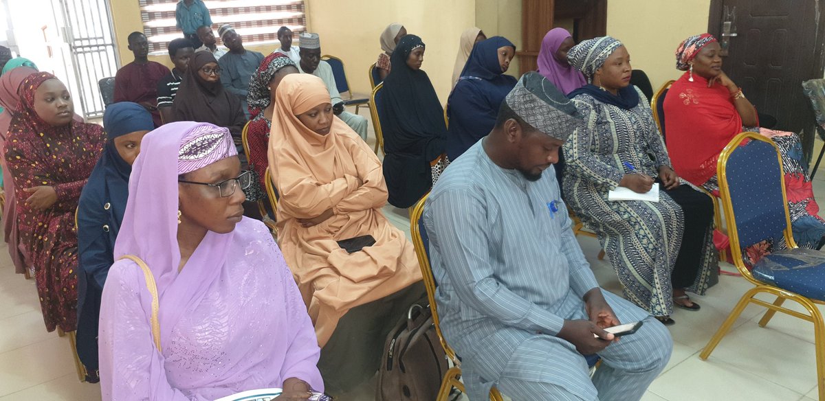 ICTAdvocates's tweet photo. #InspiringSession: our guest speaker for the second edition of of Inspiring Leadership Reflection Intwractive Series, Prof. Aliyu Kamal, a novelist, academic and poet, author of 18 novels including 'Fire in my Backyard', 'Somewhere Somehow' and 'Hausa Boy', 'Hausa Girl'. @YZYau https://t.co/HyBuQhr5tT