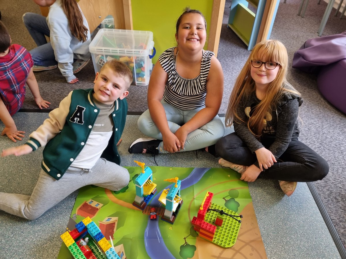 RhymneyLibrary's tweet photo. A huge thank you to @EESWSTEMCymru for our #Lego Event yesterday! The children loved it! #LoveLibraries #STEMCymru #SummerOfFun
🏗️🧠☀️
Diolch yn fawr i @EESWSTEMCymru am ein Digwyddiad #Lego ddoe! Roedd y plant wrth eu bodd! #CaruLlyfrgelloedd #STEMCymru #HafOHwyl https://t.co/9GR7QQzxAd
