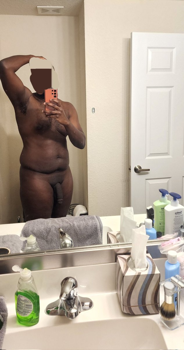 thechubbydadbbc's tweet photo. #goodmorning...say it back 🌞 getting ready for Monday #2 #naked #nakeddad #nudeselfie #chub #chubby #chubbydad #bbc #chubbybbc #b8 #bidad #bibbc #letithang #ass #bootycheeks https://t.co/RUJh7EGKnp