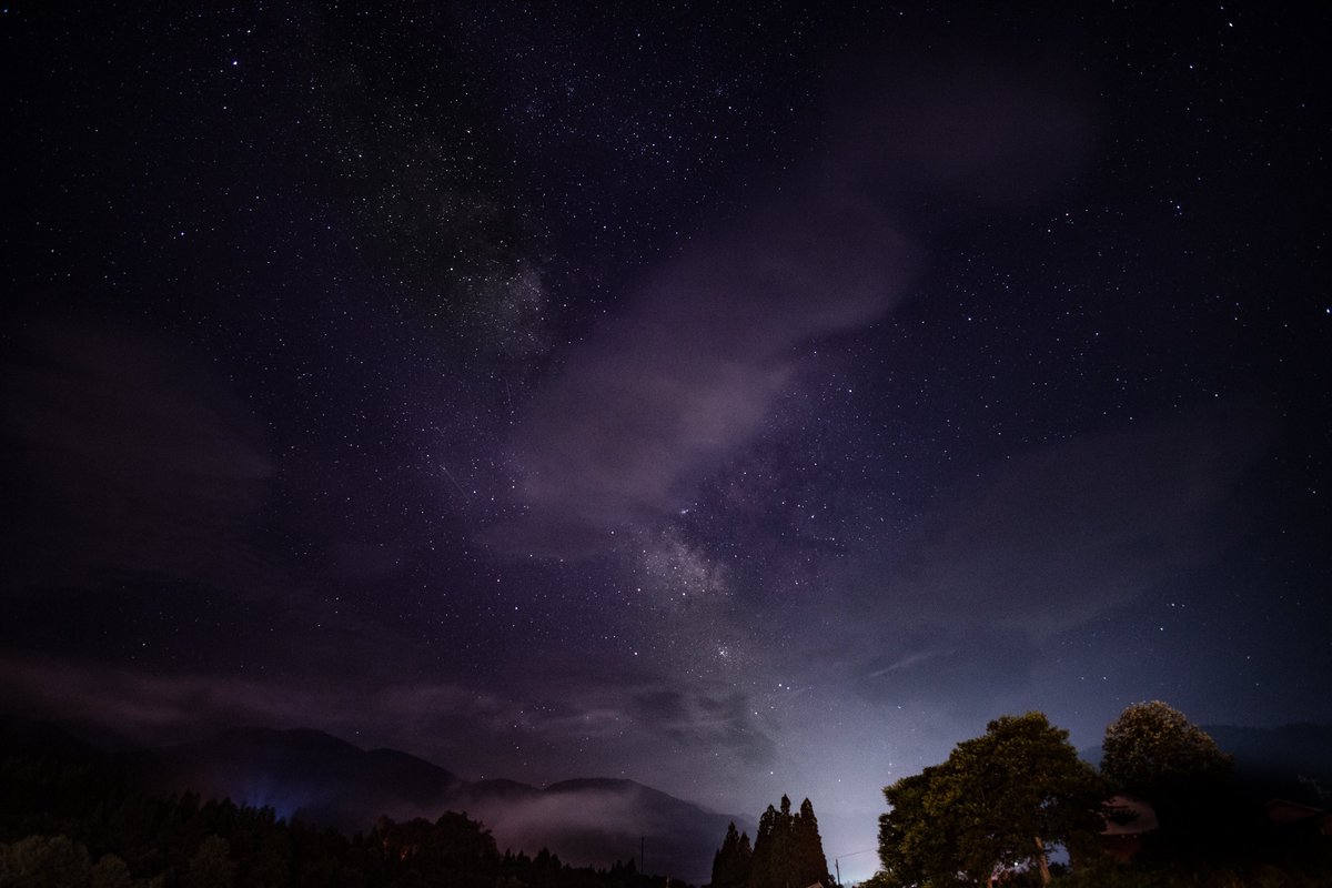 juni7952's tweet photo. 白川郷
はじめての天の川
雲がどいてくれん

Canon EOS R
Samyang 20mm F1.8 ED AS UMC
#白川郷 #天の川 #milkyway #EOSR
#tokyocameraclub #東京カメラ部 
#samyang https://t.co/GLz5WpcIqO