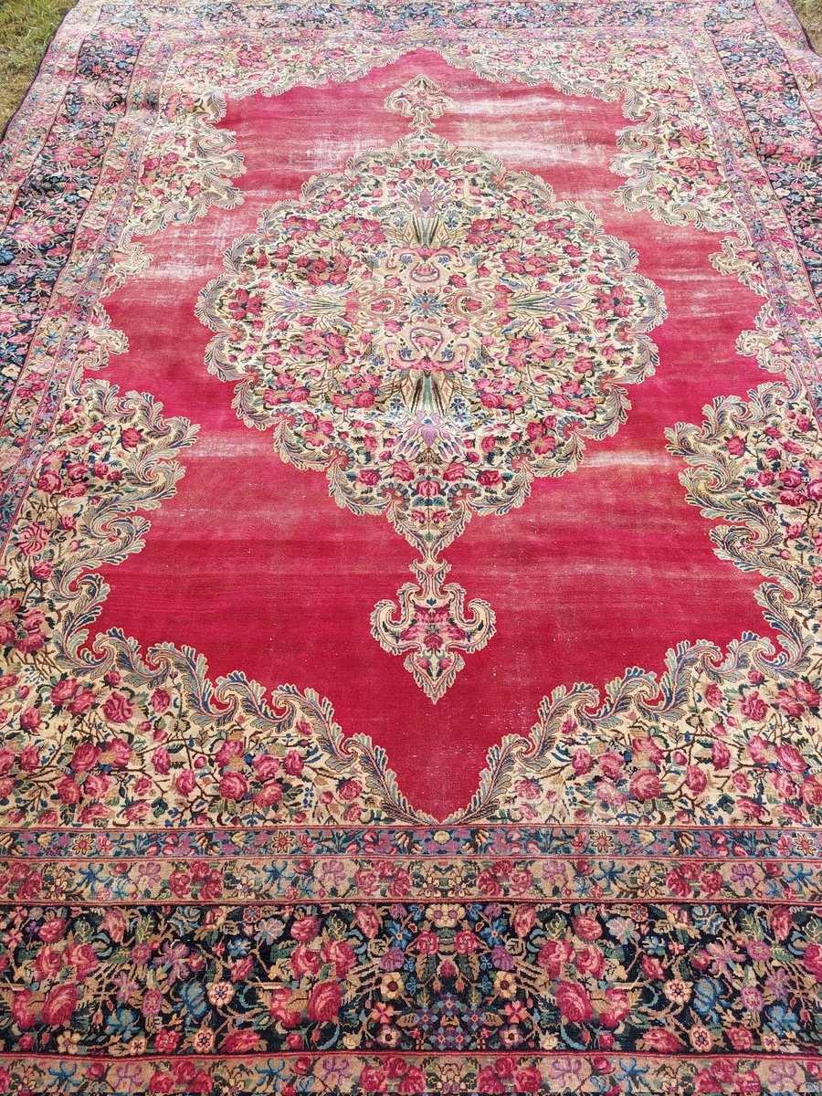 eversleybarn's tweet photo. #persiancarpets #persianrugs #miniatureteaset #victorianbeadwork #japanesevase #artnouveauvase #eversleybarnantiques #judismithantiques https://t.co/77ZITRBre7
