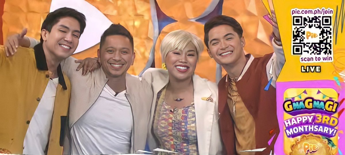 SarahJoy_03's tweet photo. Eyyyy nakasama ang ating sample king sa PieHug ng ating fave trio
#Pienalo #PIEMonthsary #PIElabyu3
HapPIE 3RD MONTHSARY EIAN https://t.co/B8BCYPWqli