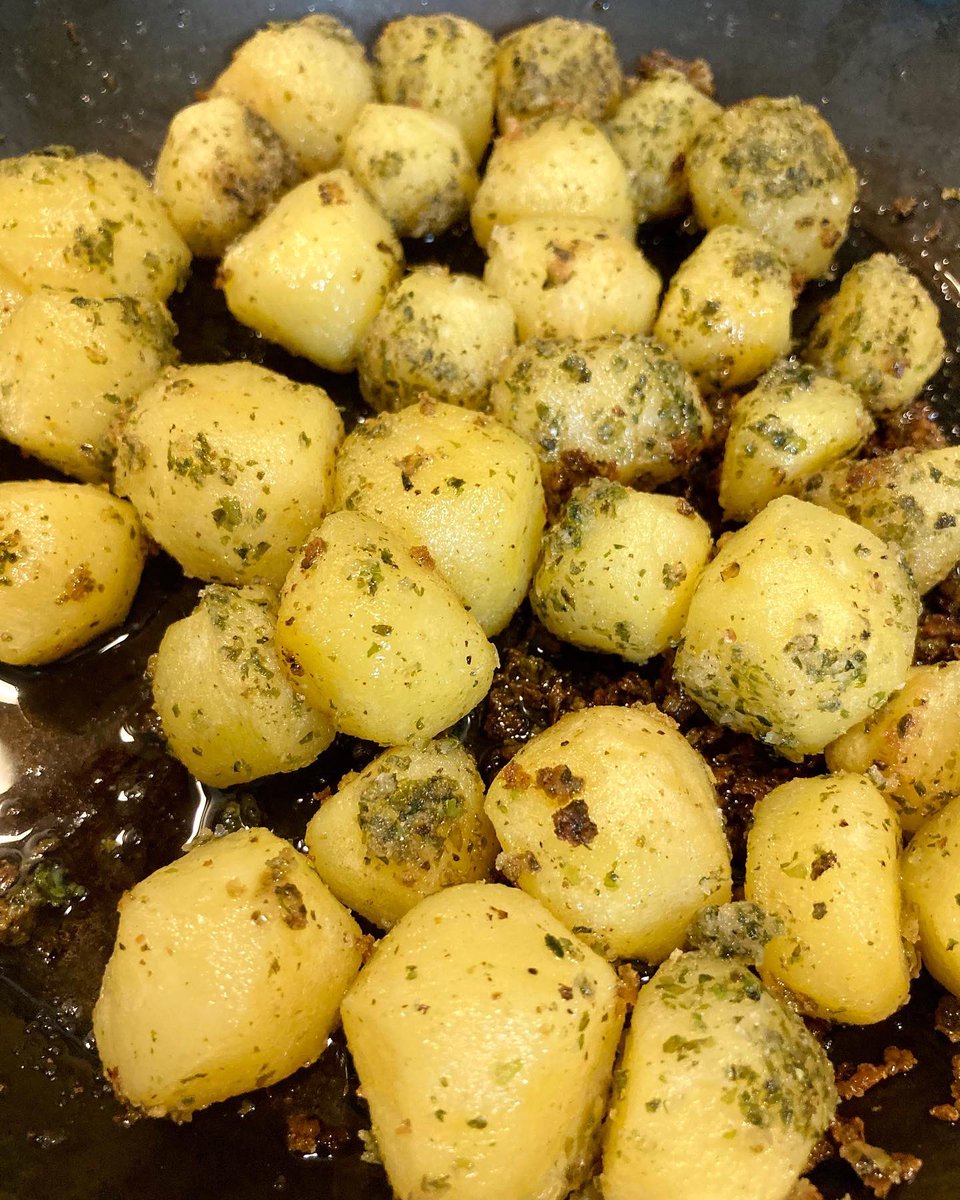 shippo0108's tweet photo. じゃがいもののり塩🥔
プルコギ🥓
厚揚げは魚焼きで😊
#おうちごはん 
#料理記録
#じゃがいも
#プルコギ
#美味しいご飯 https://t.co/SjsACR4rtD
