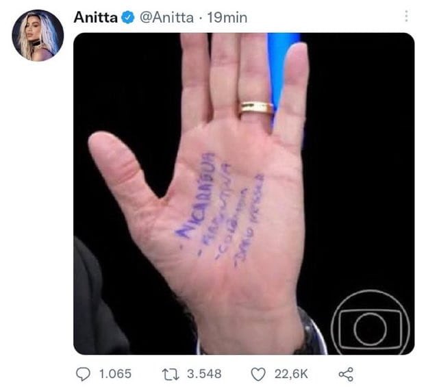 SandraBobi4067's tweet photo. A "THUTHUCA DO TOBÃO"  NÃO CANSA DE SER CABO ELEITORAL DO @jairbolsonaro. ADORA MENTIR SOBRE OS FATOS.... VMOS DESMASCARAR MOSTRANDO QUE ELA É UMA DISSEMINADORA DE  #FAKENEWS VC #APAGOU MAIS OS PRINTS SÃO ETERNOS "PESQUISEM"😏🤣🤣🤣🤣 https://t.co/kbHJHEod1e