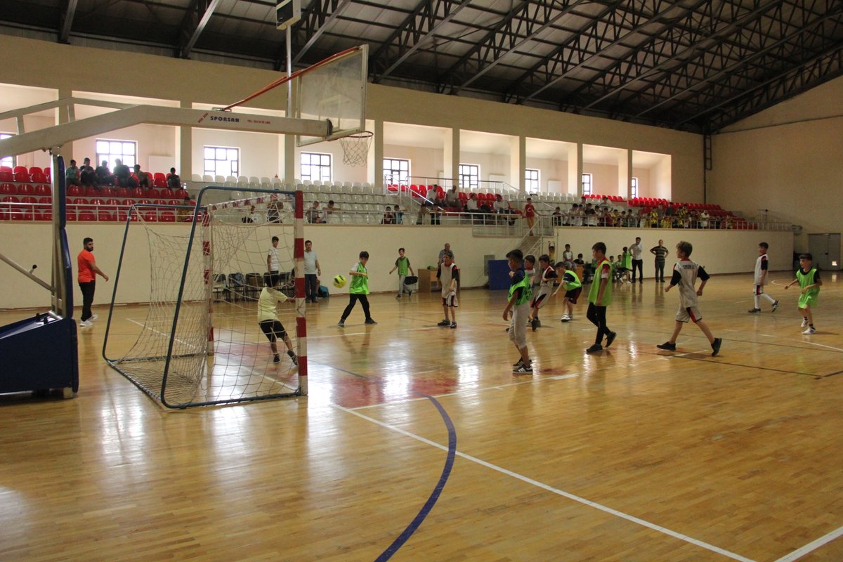 mehmetuyargsim's tweet photo. Kur'an Kursları Arası Futbol ve Voleybol Turnuvasında Kupalar Sahibini Buldu.
Voleybol da 1. GSİM,2. TÜGVA oldu.
Futbol da 1. Boruk, 2. GSİM, 3. Tepeören, 4. Merkez Hafızlık Kur'an Kursu Oldu.
Katılımlarından dolayı teşekkür ederiz. 
@kasapoglu @hamzayerlikaya @feyzullahdereci https://t.co/NJJOJslcfU
