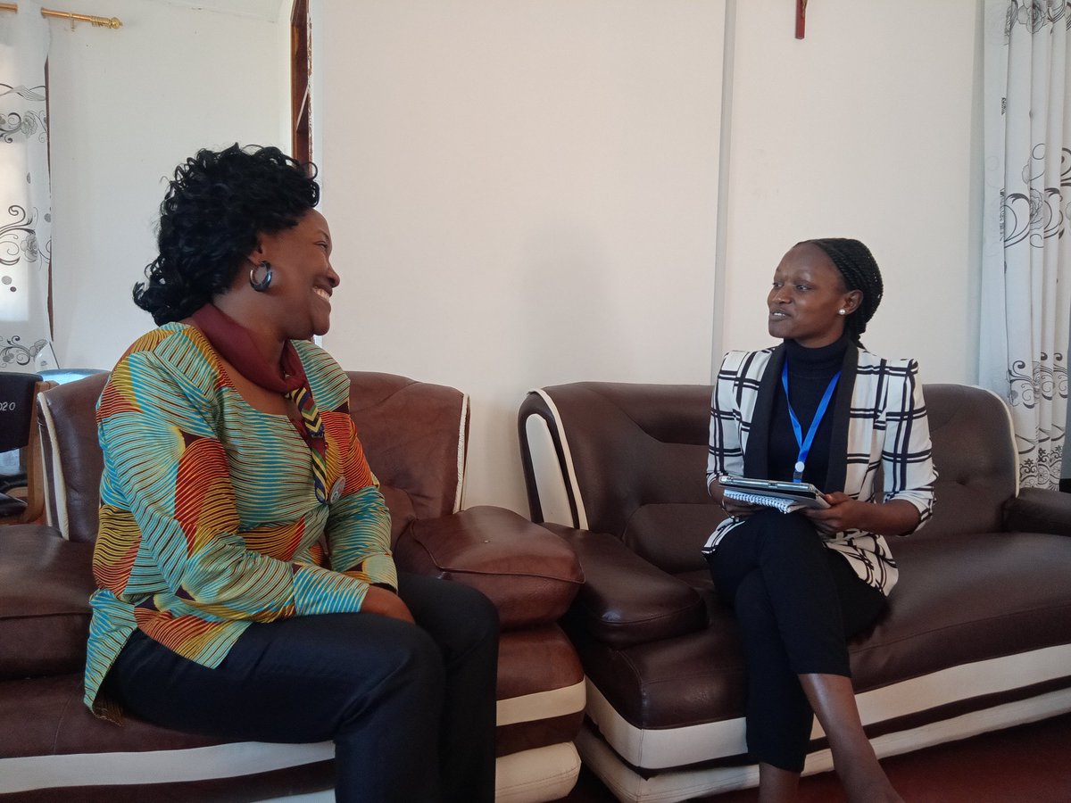 CHalmashauri's tweet photo. DC CHATO AHESABIWA

Mkuu wa Wilaya ya Chato Mhe. Martha Mkupasi akizungumza na karani wa Sensa ya Watu na Makazi Bi. Consolatha Chrispine, wakati alipokuwa akihesabiwa katika makazi yake kijiji cha Mlimani leo tarehe 23.08.2022 kwenye zoezi la Sensa ya Watu na Makazi https://t.co/FhTPEnBhnS