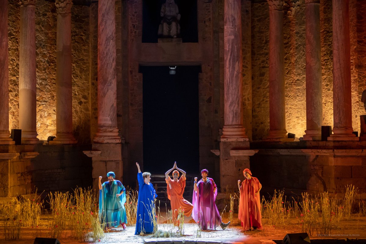 Festival_Merida's tweet photo. 🟠😋 El eco de las #risas del público en el #TeatroRomano, uno de nuestros sonidos favoritos🧡
𝙀𝙡 𝙈𝙞𝙨𝙖́𝙣𝙩𝙧𝙤𝙥𝙤 y 𝙈𝙞𝙡𝙚𝙨 𝙂𝙡𝙤𝙧𝙞𝙤𝙨𝙪𝙨 lo han conocido bien porque han sido los montajes encargados de traer la #comedia a #Merida68 ✨
¡Gracias de todo corazón!🧡 https://t.co/ArUKjhLDSs