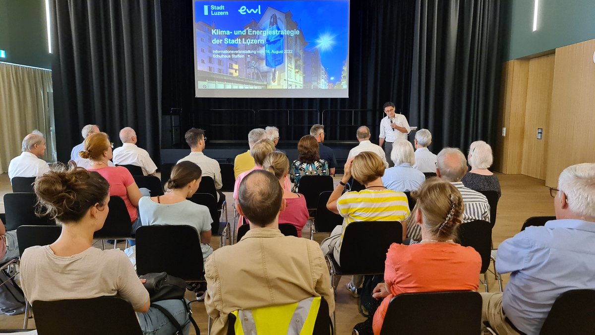 stadtluzern's tweet photo. Am Mittwoch, 24. August 2022 findet von 19 - 21 Uhr an der HSLU Hochschule Luzern, Zentralstrasse 9 die zweite Infoveranstaltung zur #Klima- und #Energiestrategie statt. 
Eine Anmeldung ist nicht nötig. Der Anlass ist kostenlos. Zur 🎥 Live Übertragung ➡ https://t.co/Wthzt41cS3 https://t.co/SCWUPkpeWY